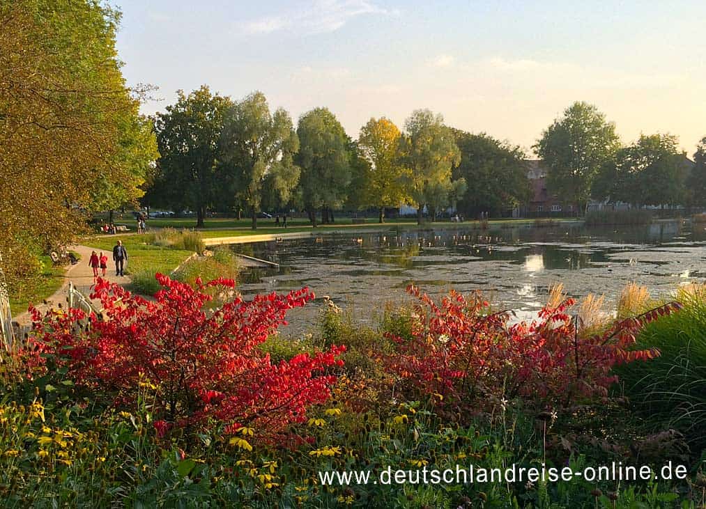 Bad Laer- Glockensee im Herbst (www.deutschlandreise-online.de)