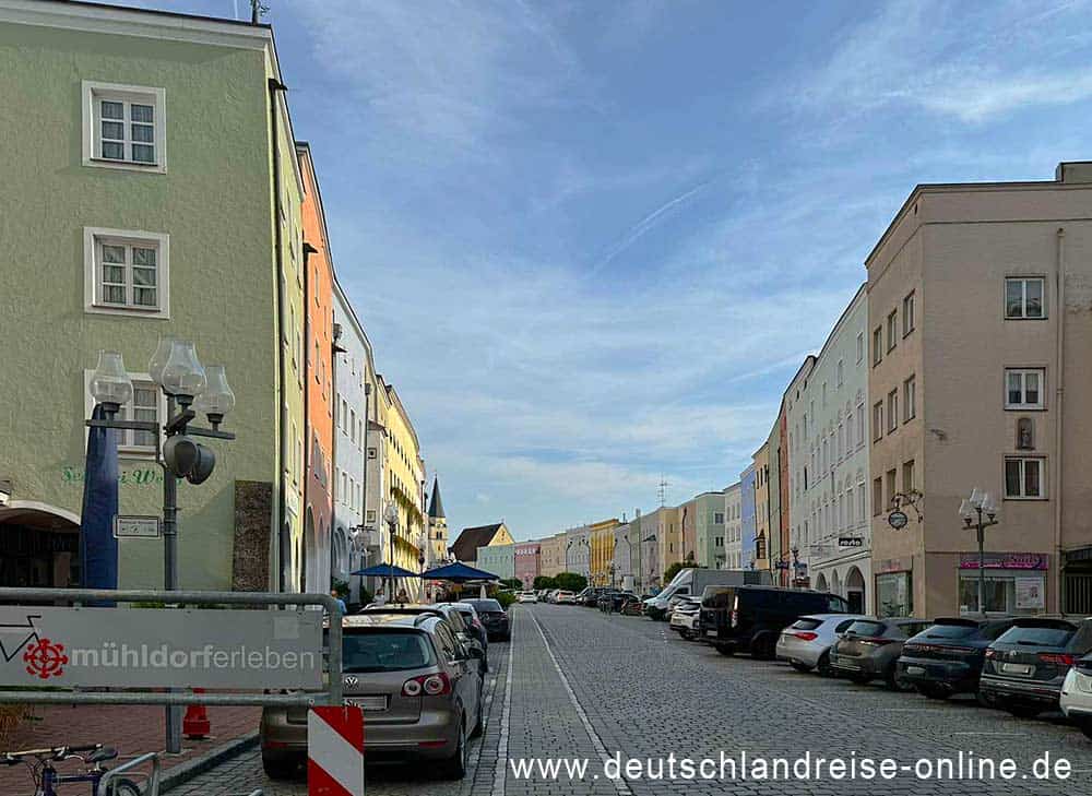 Blick auf den Stadtplatz von Mühldorf 